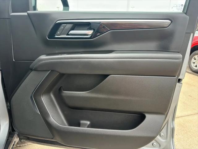 2025 Chevrolet Suburban 4WD Z71