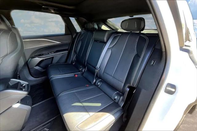 2024 Cadillac iQ Luxury w/1SC