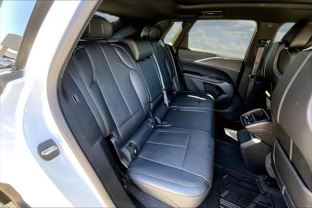2024 Cadillac iQ Luxury w/1SC