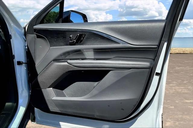 2024 Cadillac iQ Luxury w/1SC