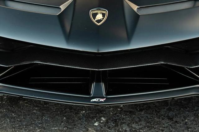 2021 Lamborghini Aventador Roadster