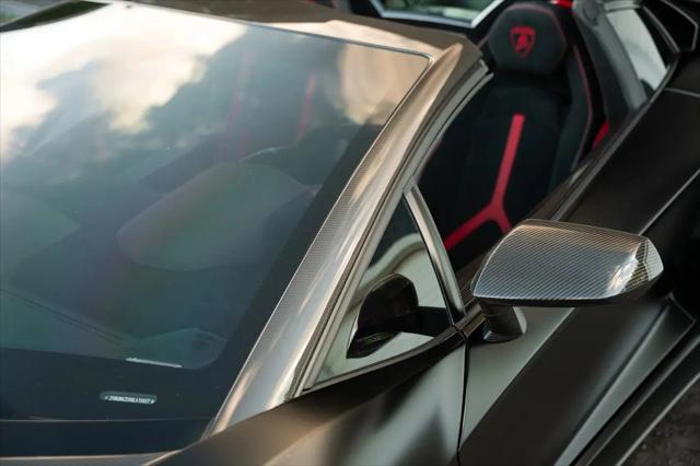 2021 Lamborghini Aventador Roadster