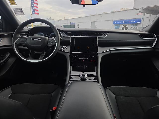 2025 Jeep Grand Cherokee Altitude 4x4