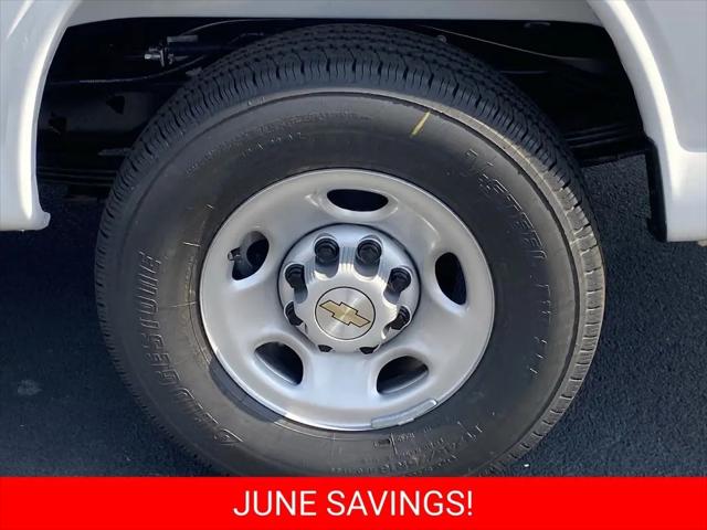 2026 Chevrolet Express Cargo Van 2500 Extended Wheelbase, WT, RWD