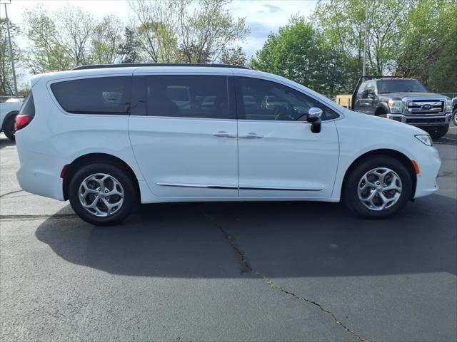 2023 Chrysler Pacifica Limited AWD