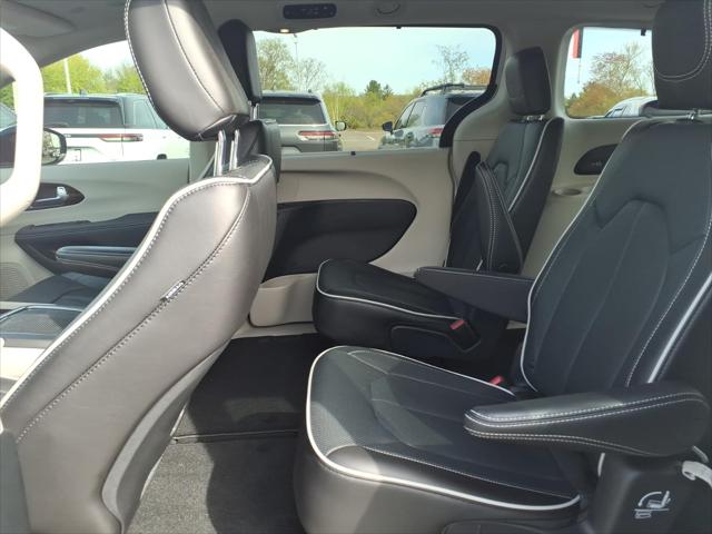 2023 Chrysler Pacifica Limited AWD