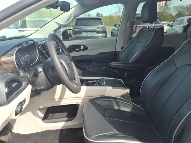 2023 Chrysler Pacifica Limited AWD