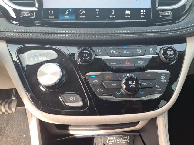 2023 Chrysler Pacifica Limited AWD
