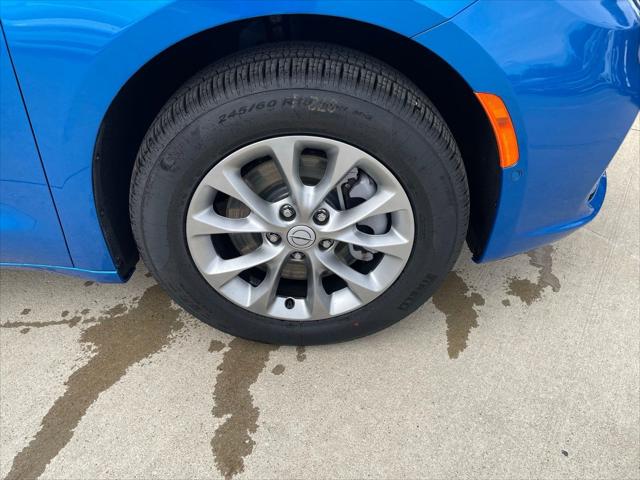 2026 Chrysler Pacifica Select AWD
