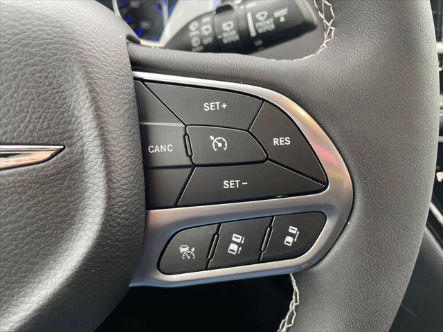 2026 Chrysler Pacifica Select AWD