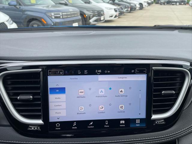 2026 Chrysler Pacifica Select AWD