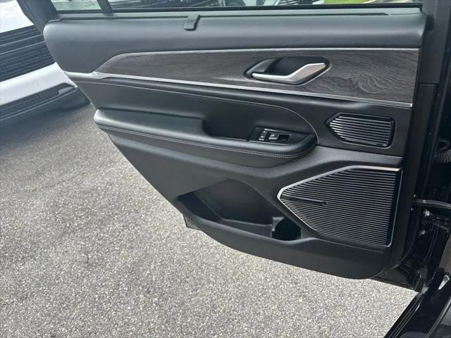 2023 Jeep Grand Cherokee L Overland 4x4