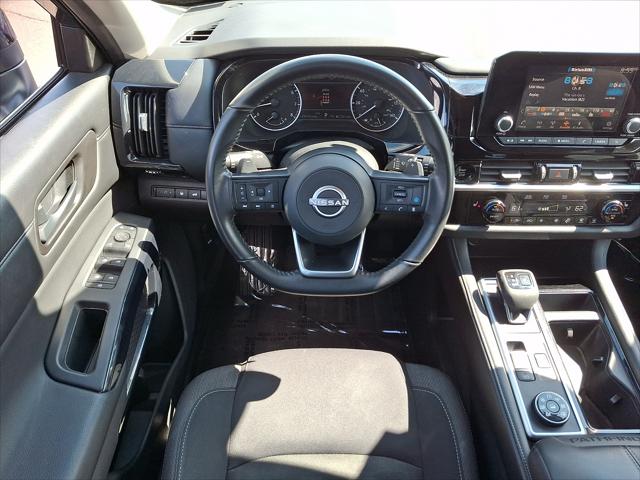 2025 Nissan Pathfinder SV 4WD