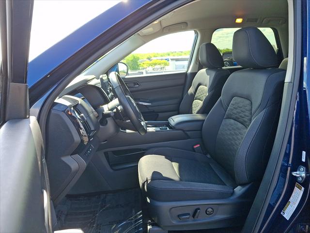 2025 Nissan Pathfinder SV 4WD