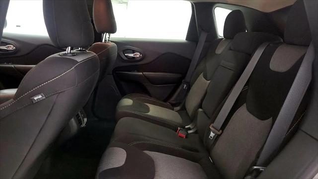 2016 Jeep Cherokee Altitude