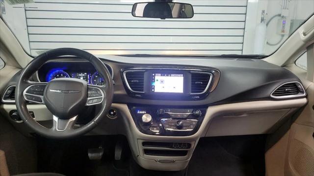 2022 Chrysler Voyager LX