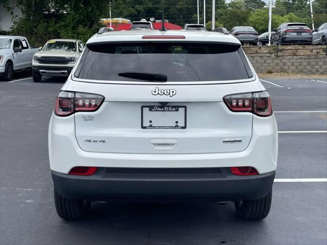 2024 Jeep Compass Latitude Lux FWD
