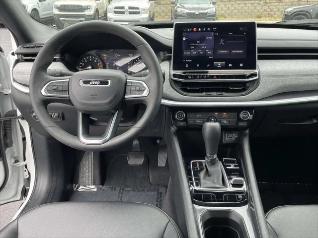2024 Jeep Compass Latitude Lux FWD