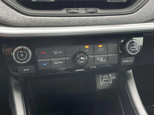 2024 Jeep Compass Latitude Lux FWD