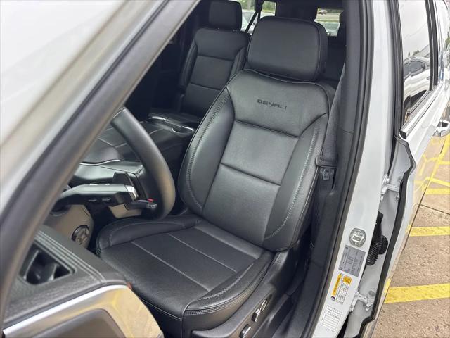 2025 GMC Yukon XL 4WD Denali