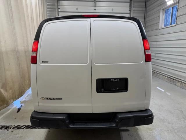2020 Chevrolet Express Cargo Van RWD 3500 Extended Wheelbase WT