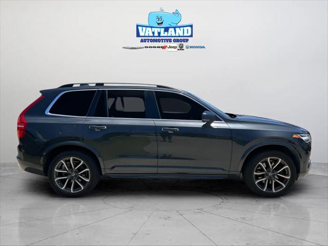 2017 Volvo XC90 T6 Momentum