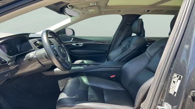 2017 Volvo XC90 T6 Momentum
