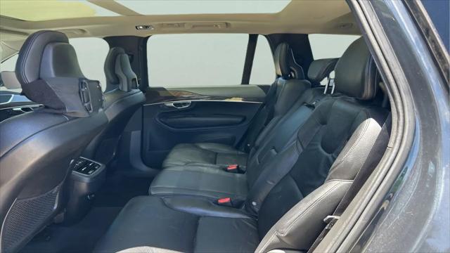 2017 Volvo XC90 T6 Momentum