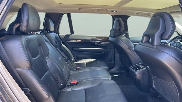 2017 Volvo XC90 T6 Momentum
