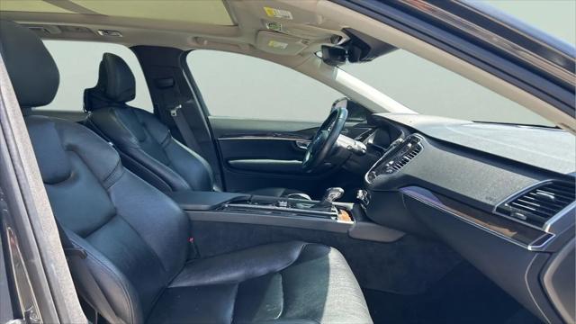 2017 Volvo XC90 T6 Momentum