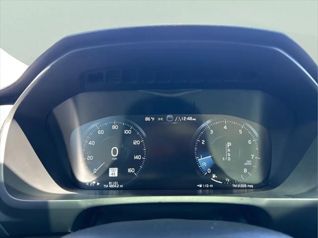 2017 Volvo XC90 T6 Momentum