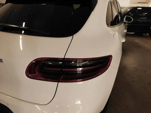 2018 Porsche Macan Macan