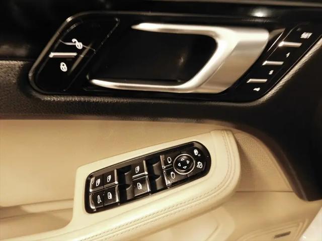 2018 Porsche Macan Macan