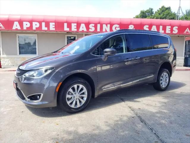 2017 Chrysler Pacifica Touring-L for sale in Austin, TX