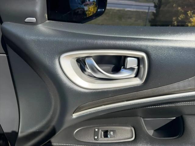 2019 INFINITI QX60 LUXE
