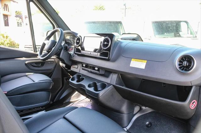 2025 Mercedes-Benz Sprinter 2500 Standard Roof 4-Cyl Diesel HO