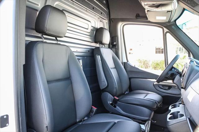 2025 Mercedes-Benz Sprinter 2500 Standard Roof 4-Cyl Diesel HO