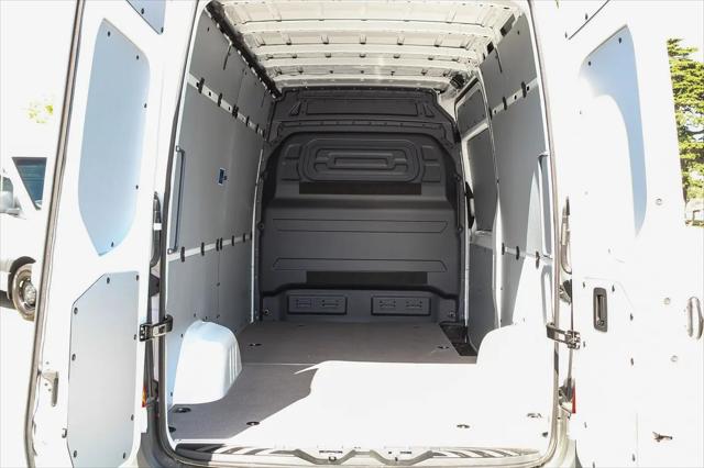 2025 Mercedes-Benz Sprinter 2500 Standard Roof 4-Cyl Diesel HO