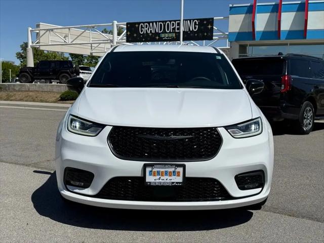 2024 Chrysler Pacifica Hybrid S Appearance Pkg