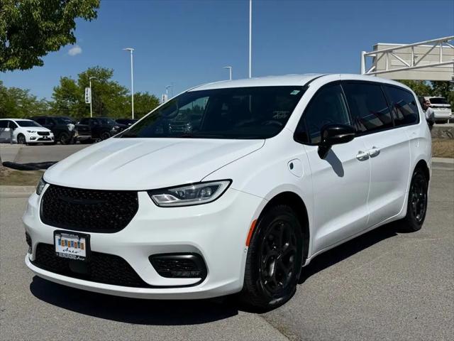 2024 Chrysler Pacifica Hybrid S Appearance Pkg