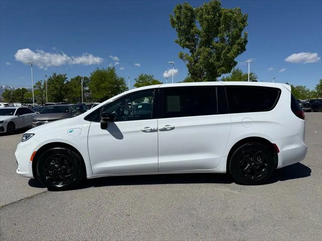 2024 Chrysler Pacifica Hybrid S Appearance Pkg