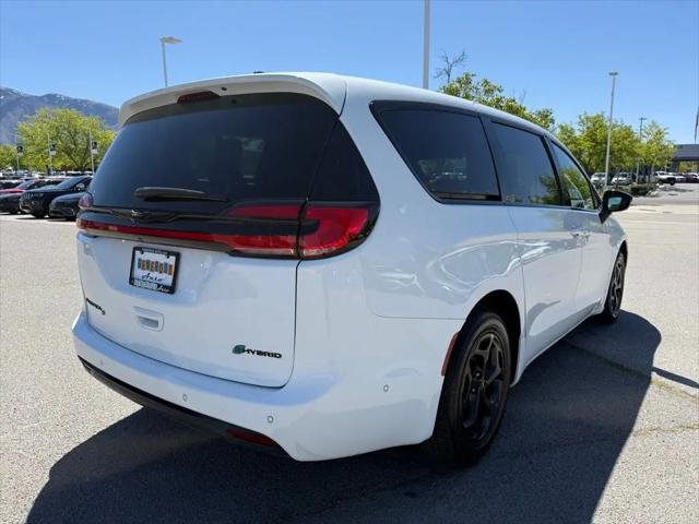 2024 Chrysler Pacifica Hybrid S Appearance Pkg