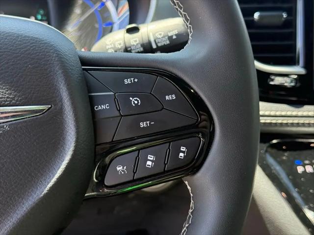 2024 Chrysler Pacifica Hybrid S Appearance Pkg