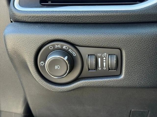 2024 Chrysler Pacifica Hybrid S Appearance Pkg