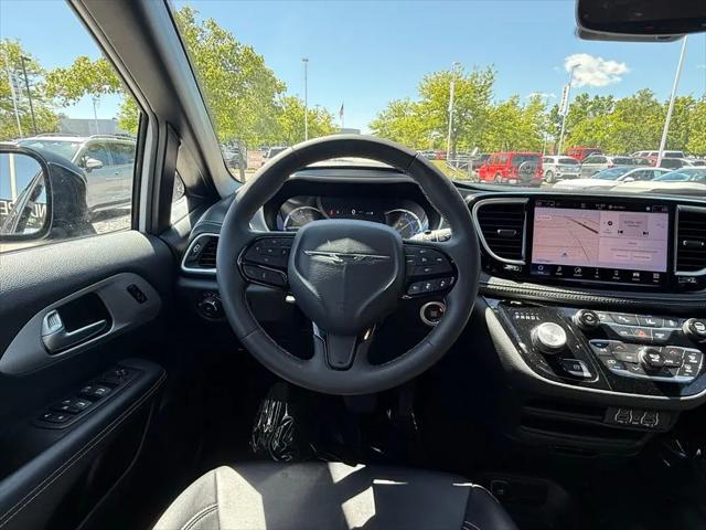 2024 Chrysler Pacifica Hybrid S Appearance Pkg