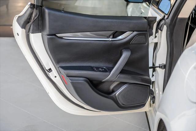 2018 Maserati Ghibli Standard