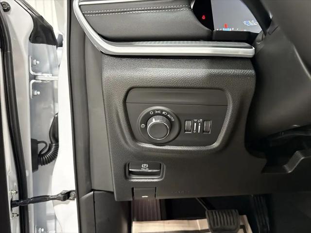 2026 Jeep Grand Cherokee L Altitude 4x4
