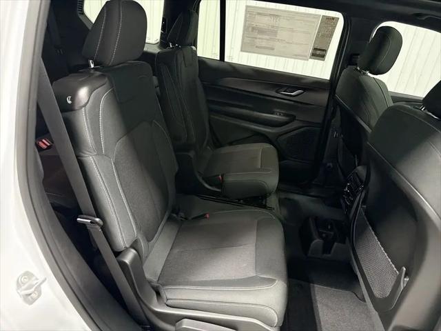 2026 Jeep Grand Cherokee L Altitude 4x4