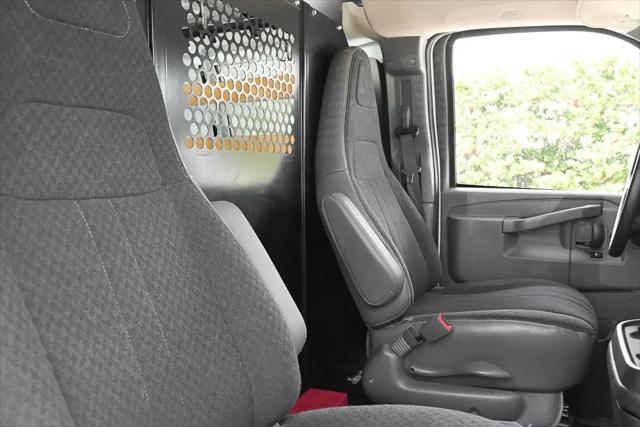 2022 GMC Savana Cargo RWD 2500 Regular Wheelbase Work Van