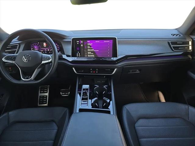 2025 Volkswagen Atlas Cross Sport 2.0T SEL R-Line Black